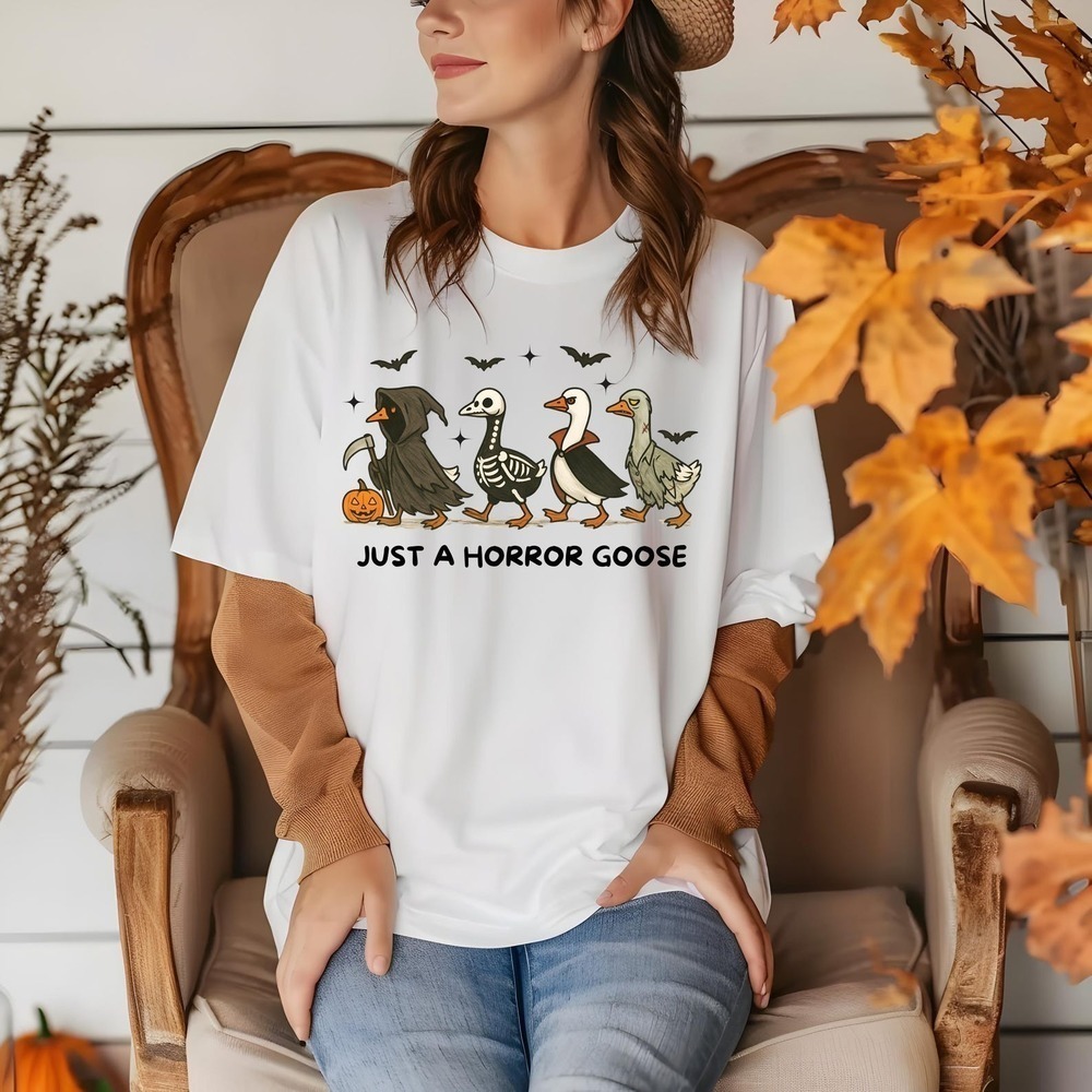 Halloween Goose Silly Goose Spooky Fall Graphic Unisex T-Shirt